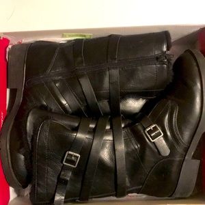 Mid-calf Buckle boots - 8.5